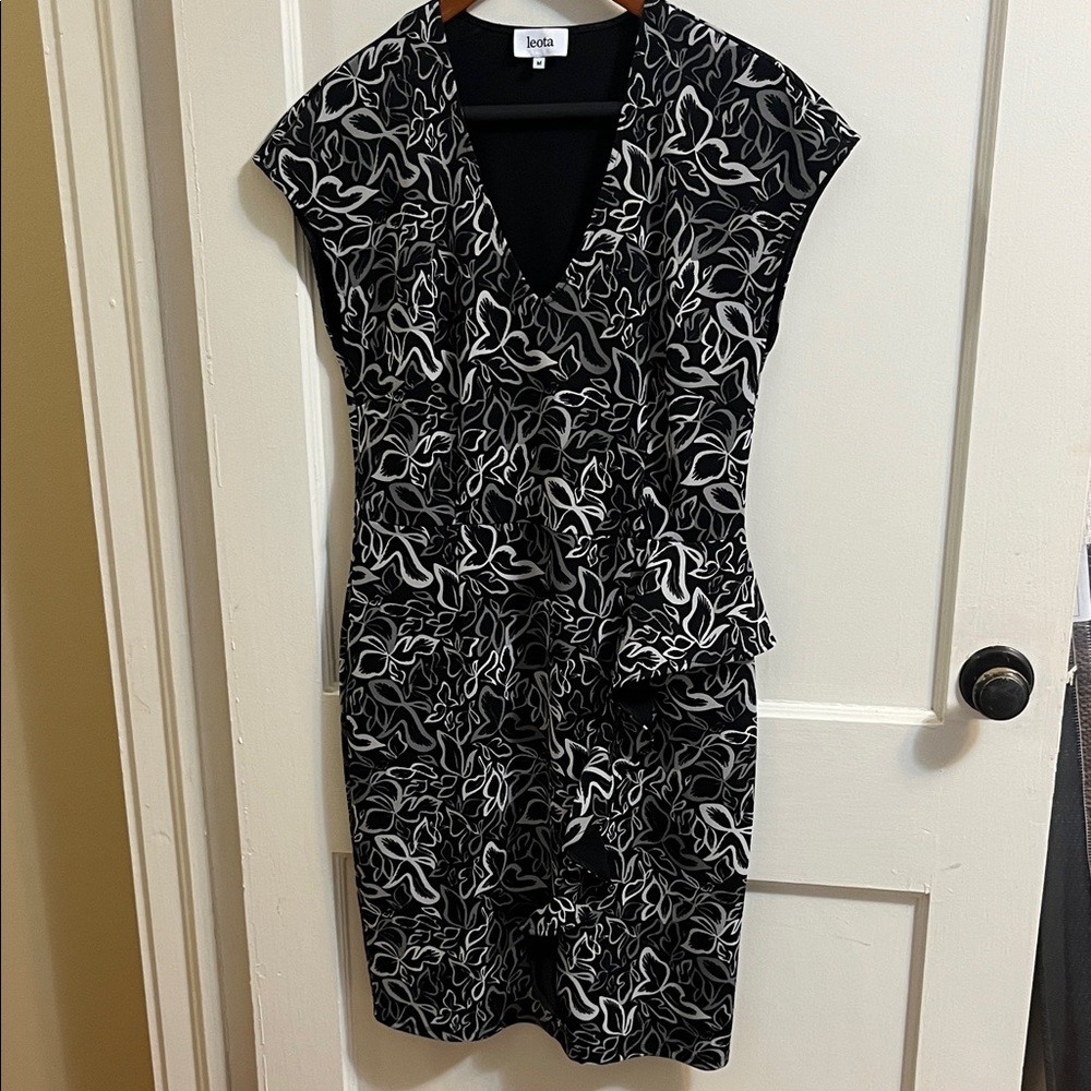 Leota Monochrome Leaf Pattern Midi Dress
